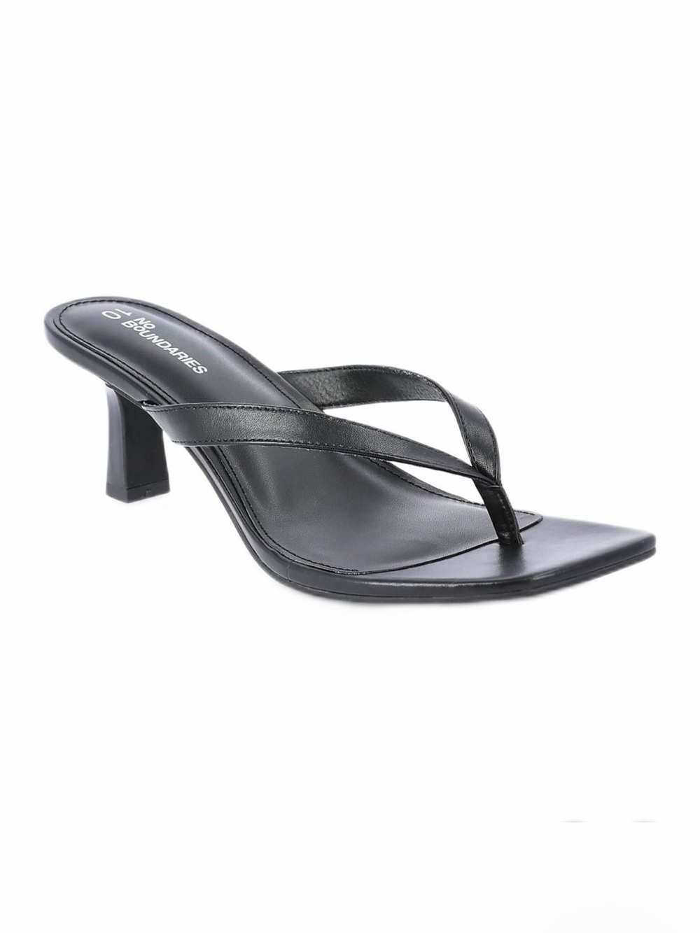 NWT No Boundaries Black Strappy Kitten Heel Thong Sandal 7